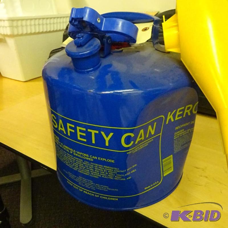 lot 309 image: NEW Eagle Kerosine Safety Can. 5 gallon. UI-5...