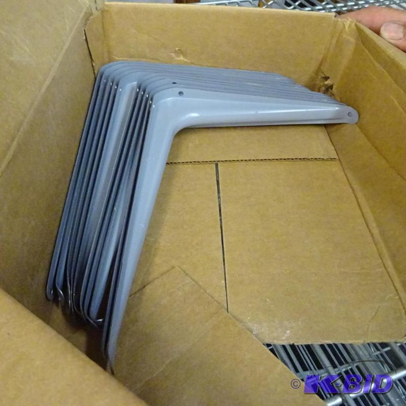 lot 31 image: NEW Qty 10 Stanley Model 211 Shelf Brackets, ...