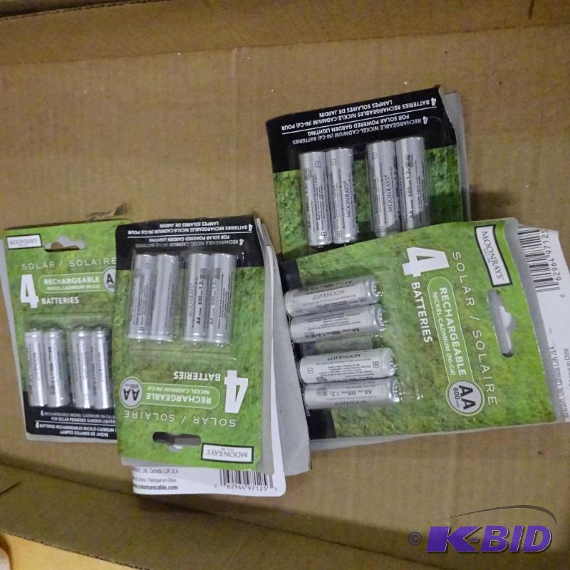 lot 326 image: Qty 6 New 4 pack Moonrays Solar Rechargeable...