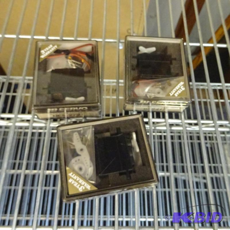 lot 4 image: 3 pc Lot New Remote Control Servo incl 2  JR ...