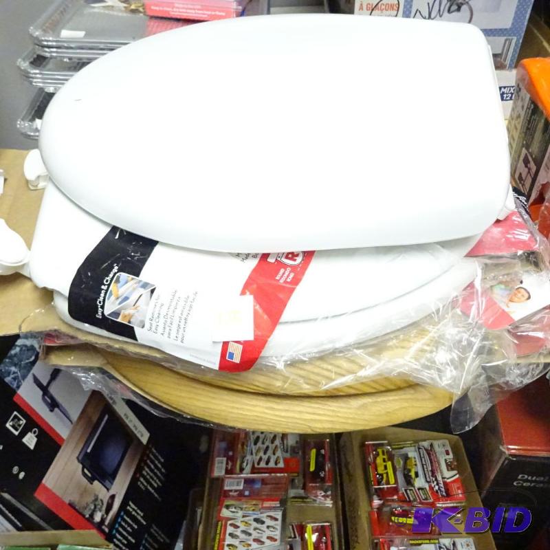 lot 150 image: Qty 3 NEW Toilet Seats 1 Wood qty 2 white...