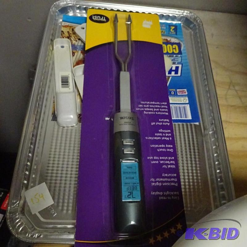 lot 154 image: NEW Kitchen Lot incl. Qty 2 Aluminum Cookie B...