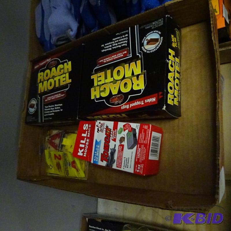 lot 156 image: NEW Pest Control Lot incl. Qty 2 packs Roach ...