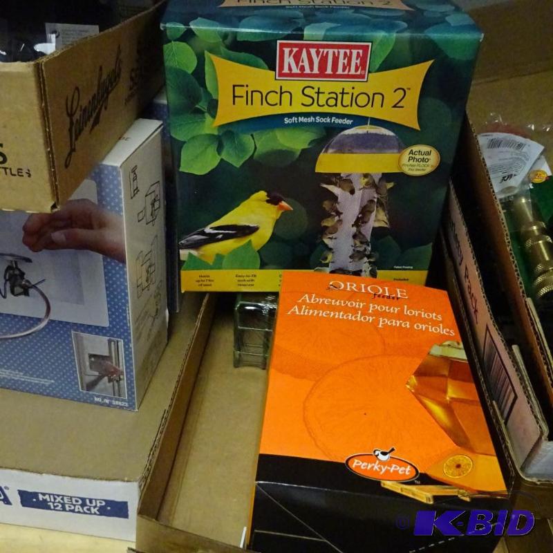 lot 161 image: NEW Bird Lovers Lot incl. Oriel Feeder, Finch...