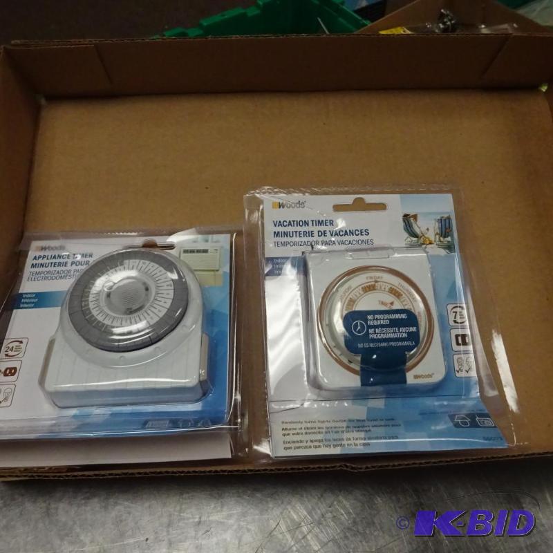 lot 169 image: Qty 2 NEW Woods Appliance and Lamp Timers...