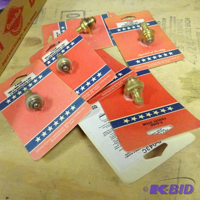lot 199 image: Qty 7 NEW Kitchen Bath and Shower Hot and Col...
