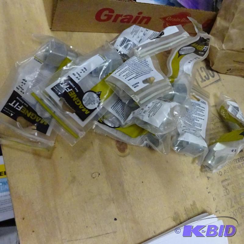 lot 200 image: NEW Lot approx 10 pcs MagneFit Gas Fitting 5 ...