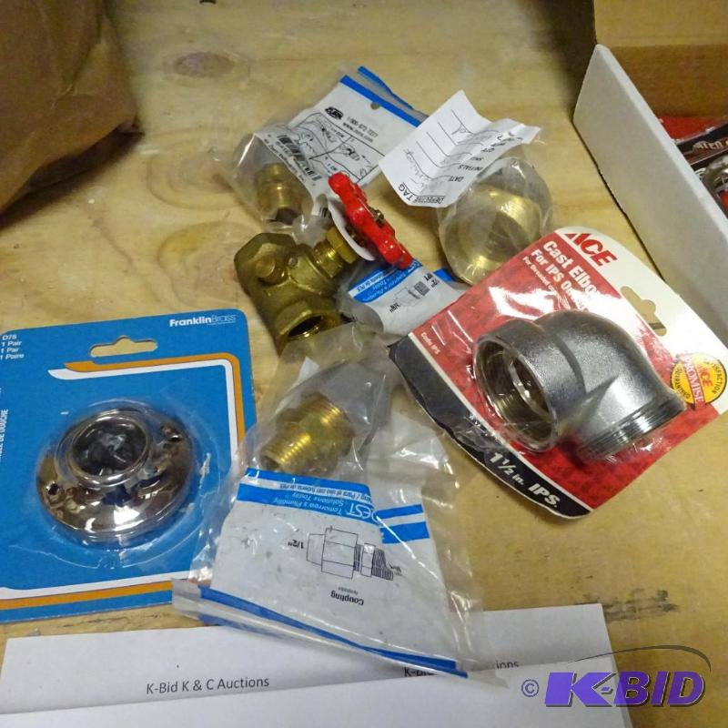 lot 210 image: NEW Misc. Brass Plumbing Fitting Lot...