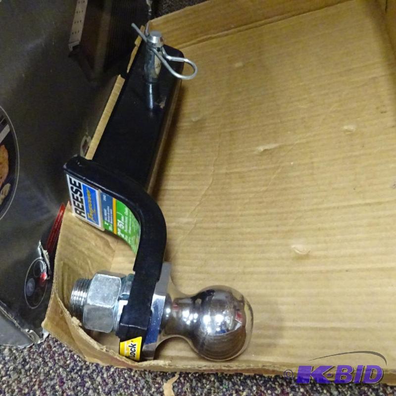 lot 248 image: NEW REESE TowPower InterLock Ball Mount 2 in ...