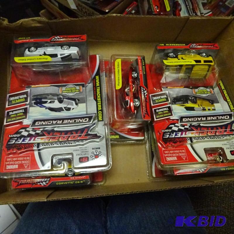 lot 264 image: Qty 5 New lot of Tracksters 164 scale die ca...