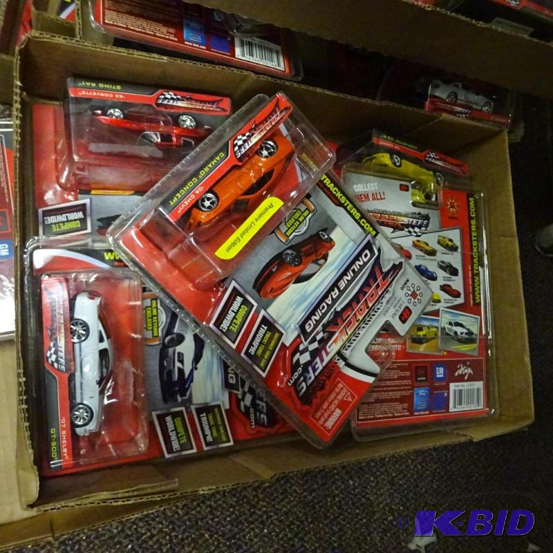 lot 265 image: Qty 5 New lot of Tracksters 164 scale die ca...