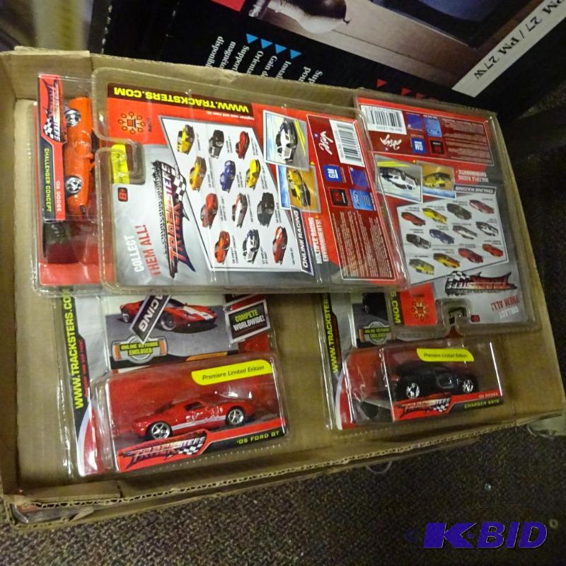 lot 268 image: Qty 5 New lot of Tracksters 164 scale die ca...