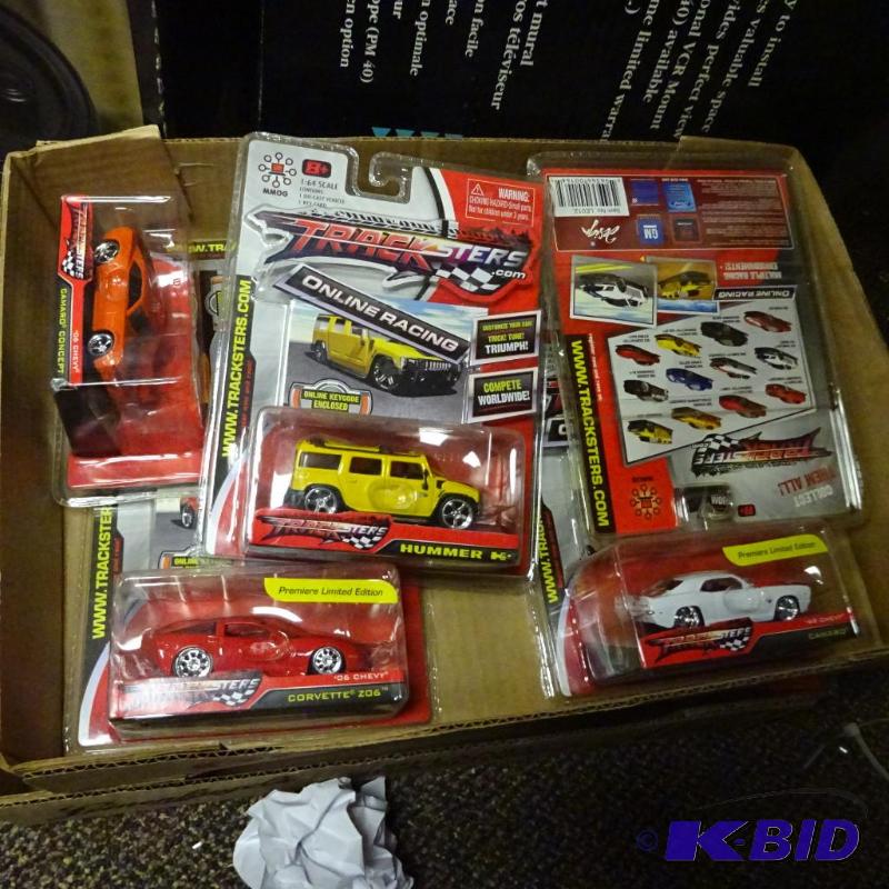 lot 270 image: Qty 5 New lot of Tracksters 164 scale die ca...
