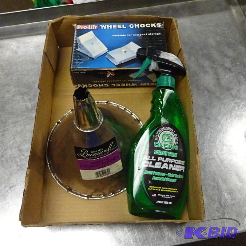 lot 71 image: NEW Auto Lot incl. 2 Qt tin funnel, 22 oz bot...