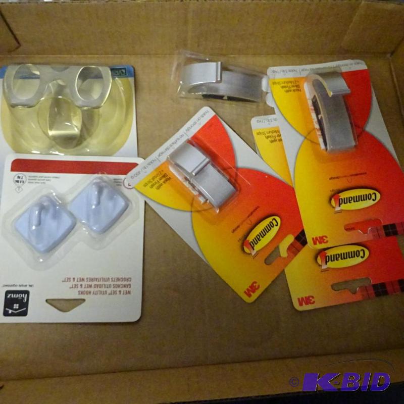 lot 89 image: Qty 5 NEW Utility Hooks incl qty 3 Command by...