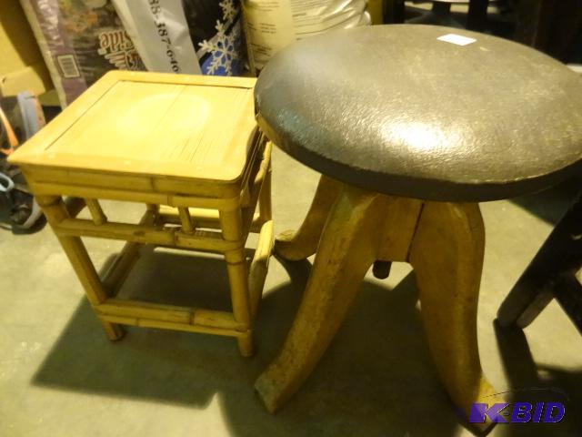 1 stool with swivel top. And 1 square stool....