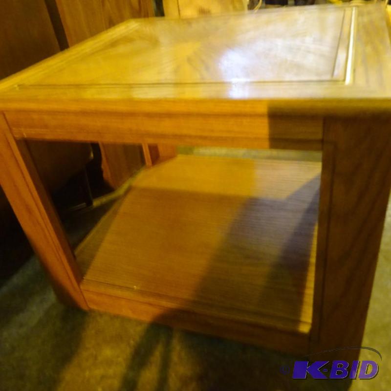 End table 22 x 24 x 19...