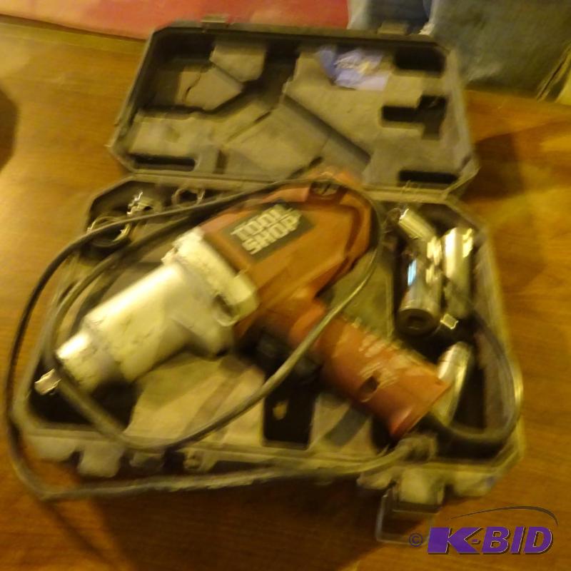 Tool shop air impact gun with sockets...
