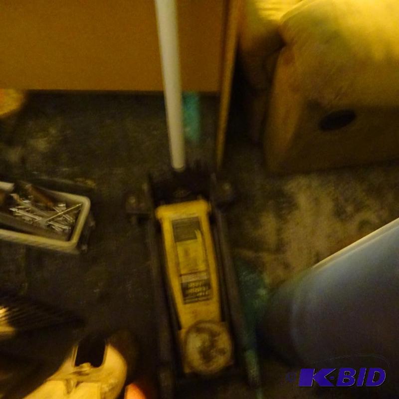 Central hydraulics 3 ton floor jack...