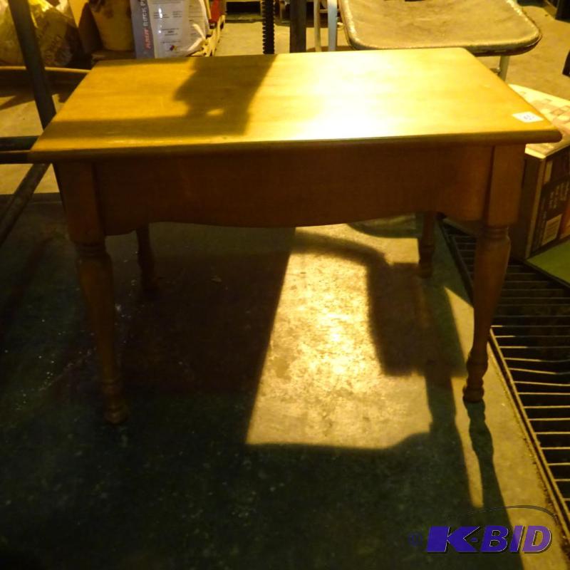 Vintage end table. 26 x 16 x 20...