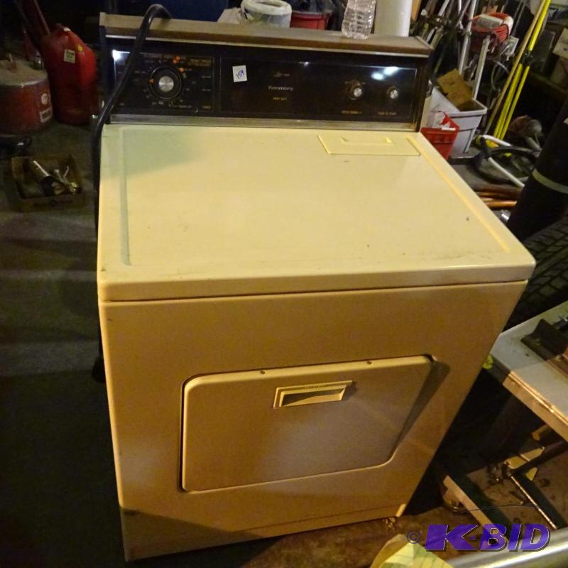 Kenmore heavy duty dryer. 110.86663800. 220 v...