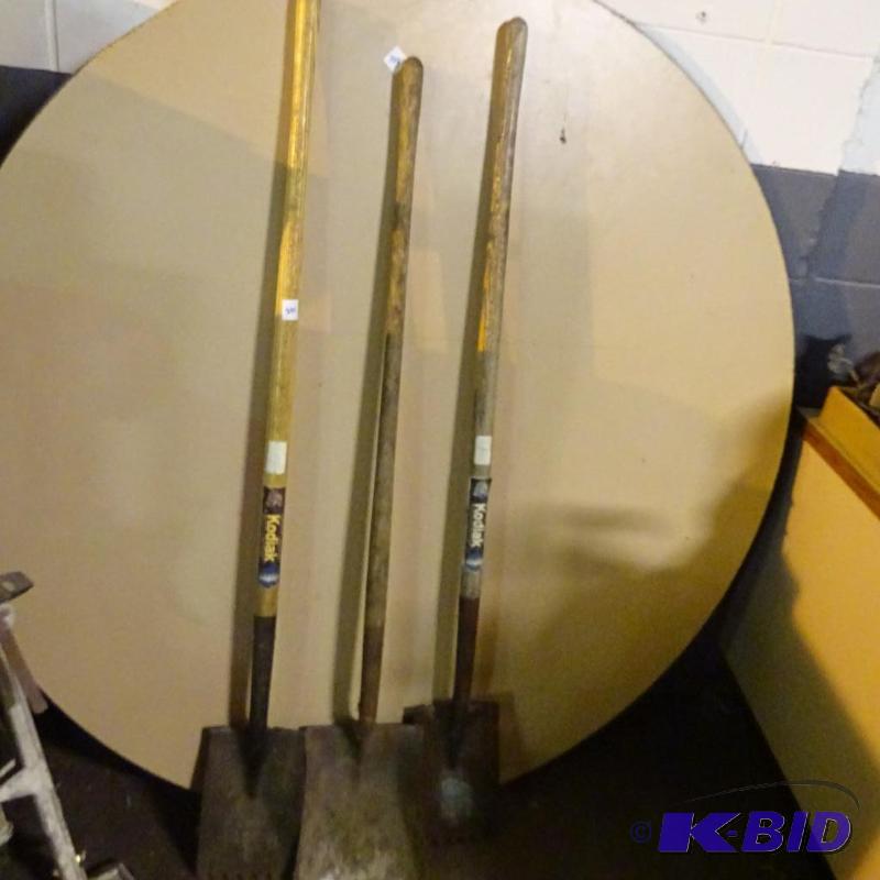 3 square shovels...