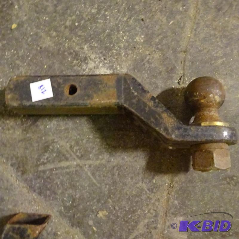 Receiver hitch with 2 516 ball...