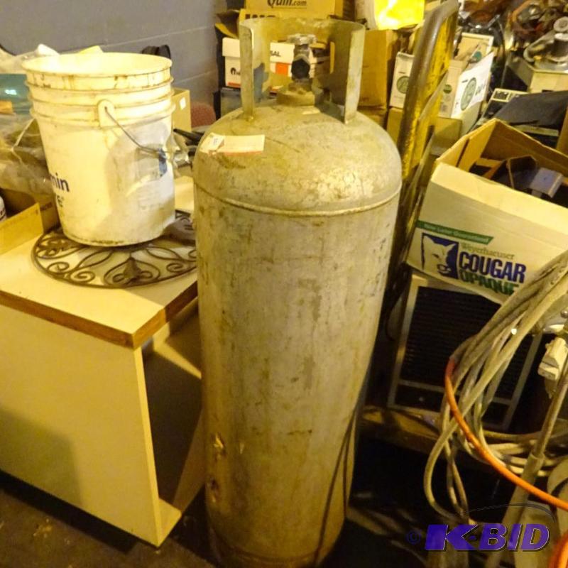100 lb propane tank...