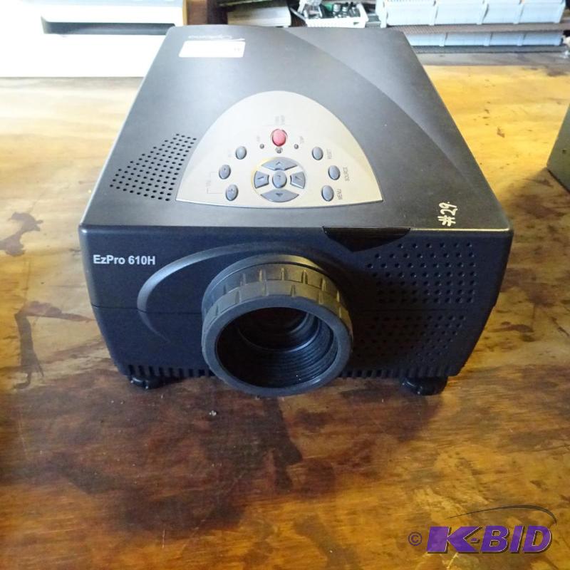 Optoma Ezpro 610 H projector. No power cord...