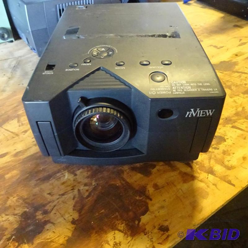 N View L-605 projector...