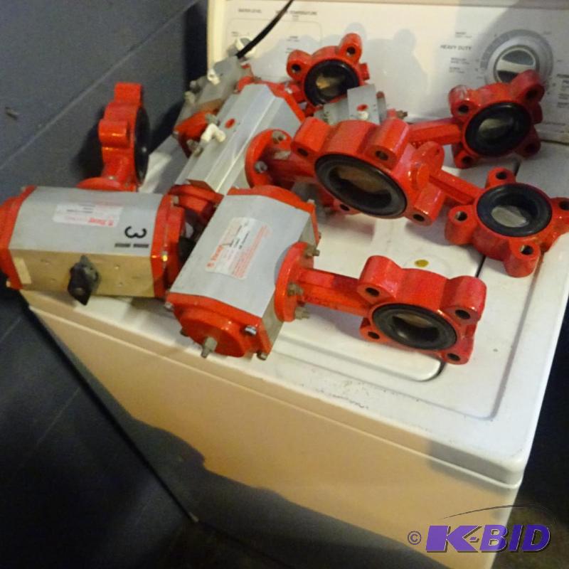 5 air operated control valves. Bray 930923-11...