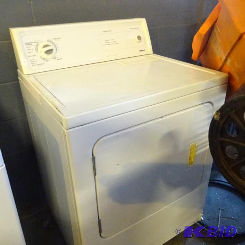 Kenmore Heavy duty dryer. 110.64642400. 220 v...