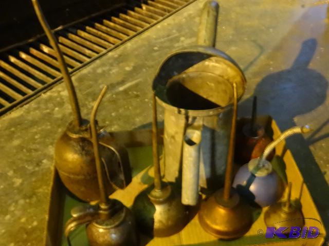 Misc oil cans...