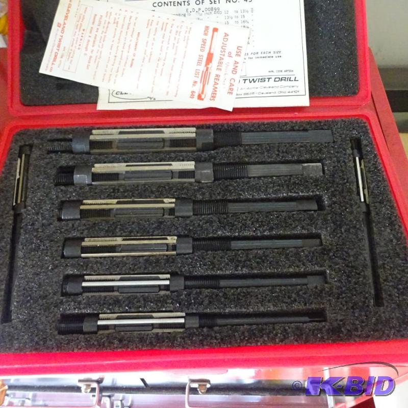 lot 10 image: Cleveland quickset adjustable reamers. 8 size...