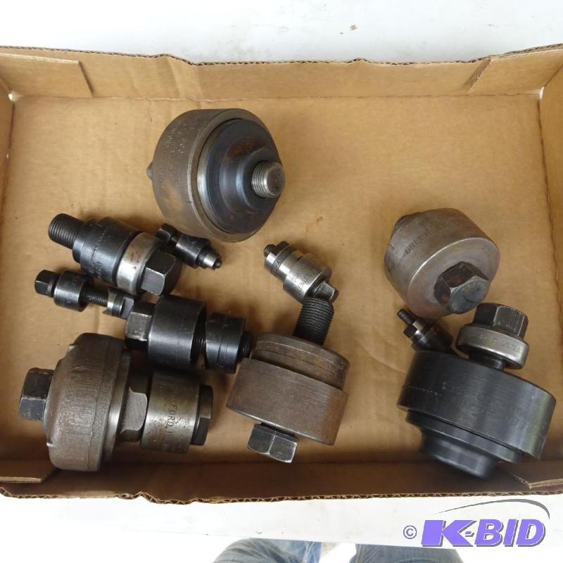 lot 119 image: Greenlee Knock Out Set...