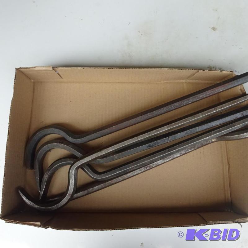 lot 120 image: Pry Bar Set...