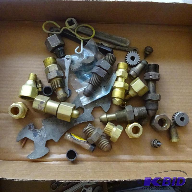 lot 207 image: Brass Fitting For Bottle Tank Gas...