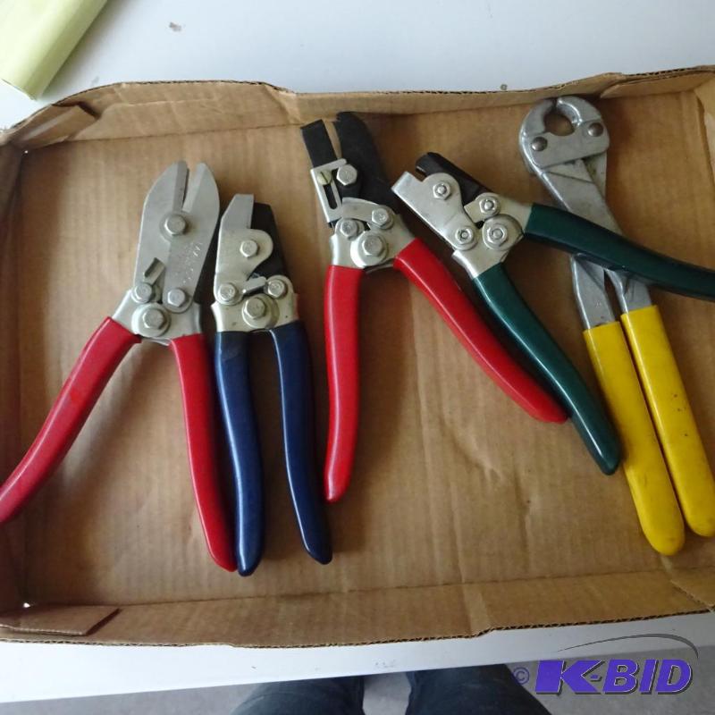 lot 209 image: Melco Tin Working Tools...