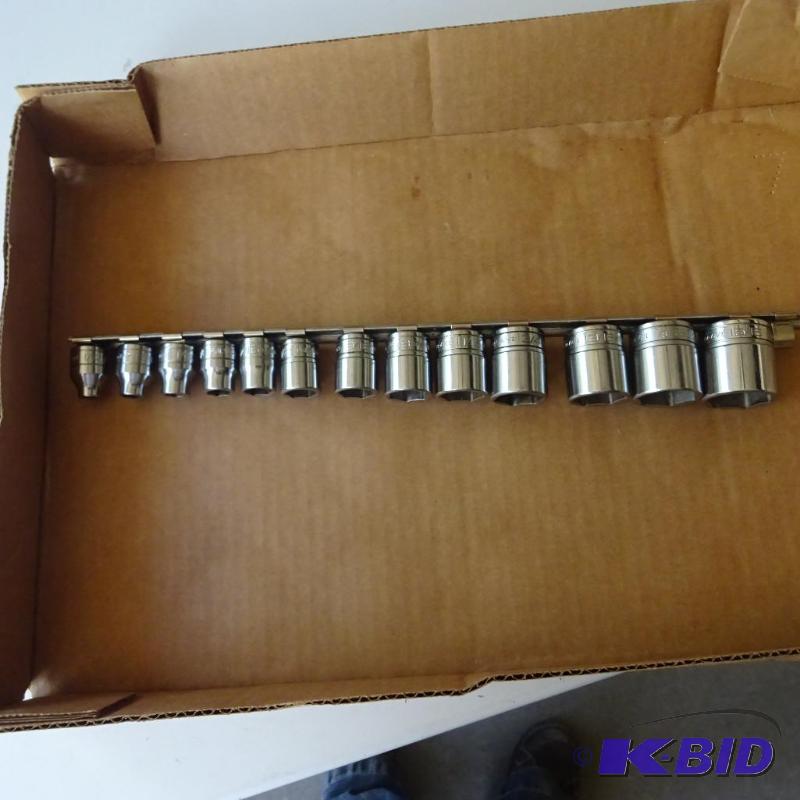 lot 218 image: Snap On 38 Drive Sockets...