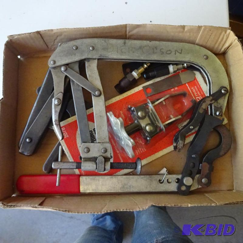 lot 262 image: Valve Spring Compressors...