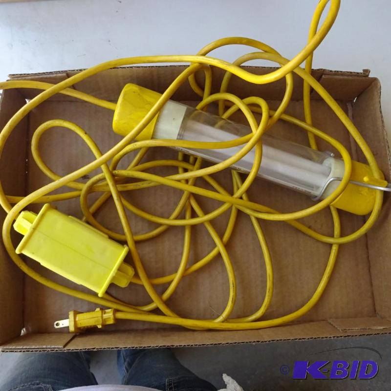 lot 282 image: Florecent ShopWork Light...