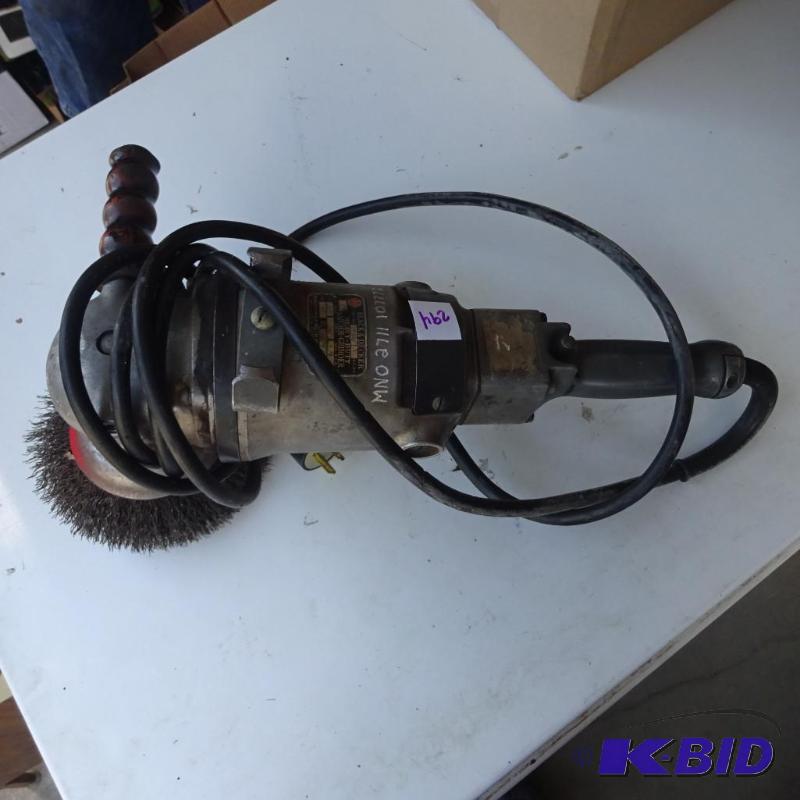 lot 294 image: Black & Decker 7 12" Grinder Polish...