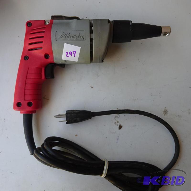 lot 297 image: Milwaukee Screw Gun...