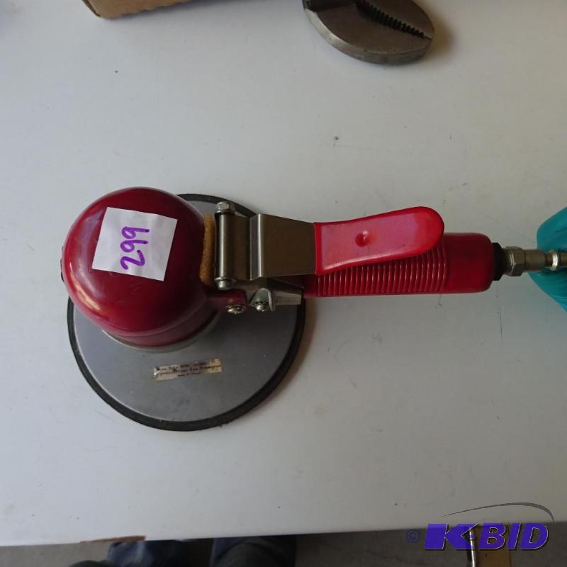 lot 299 image: DA Sander...