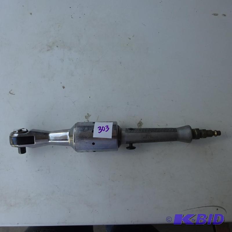 lot 303 image: 38 Drive Snap On Air Ratchet...