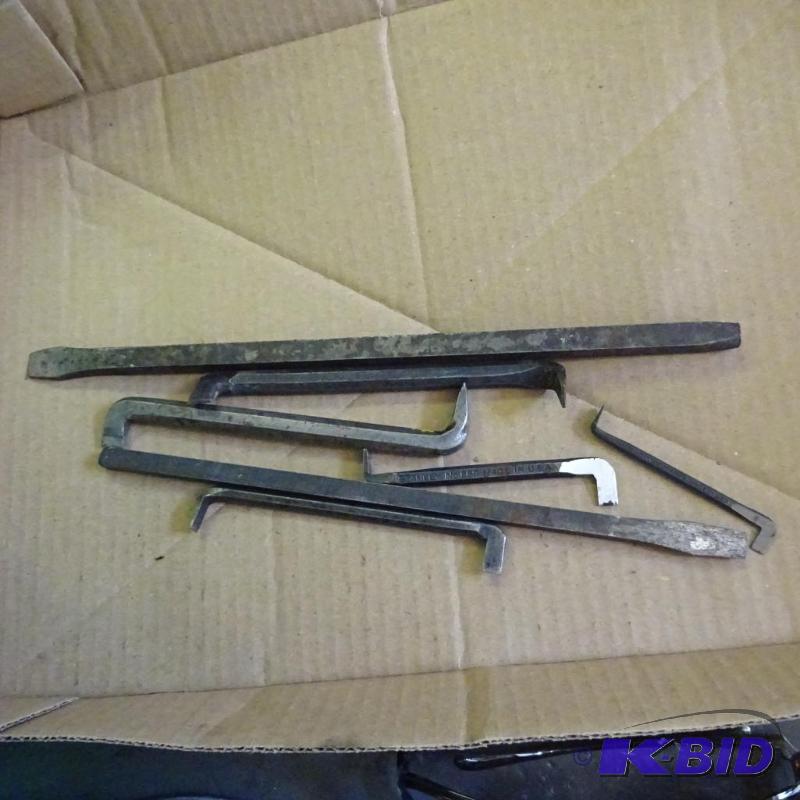 lot 339 image: Misc. Pry Bars...