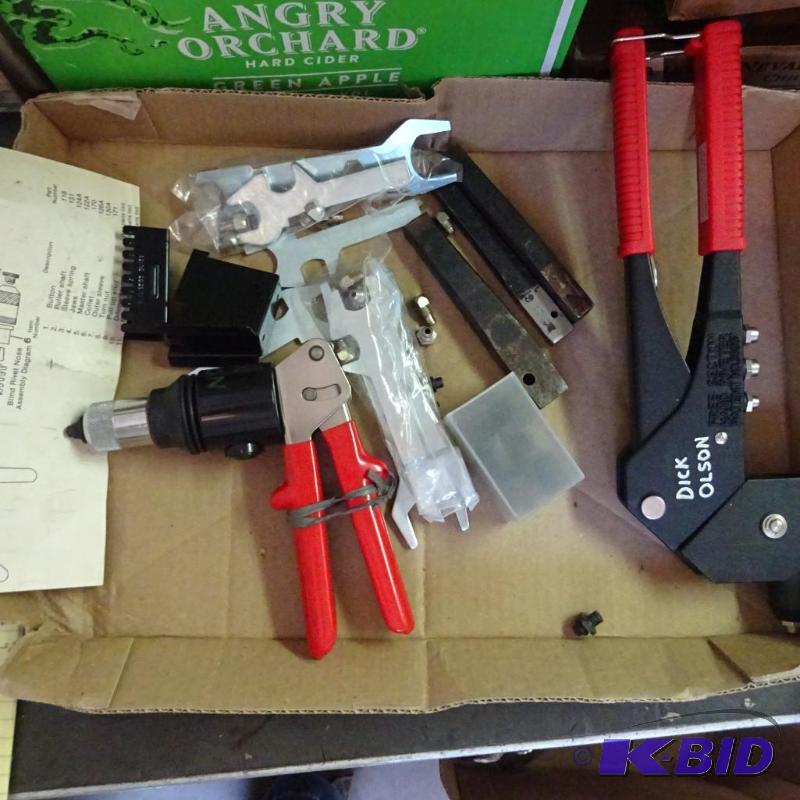 lot 369 image: Pop Rivel Gun...