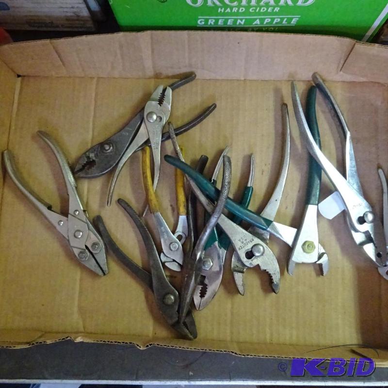 lot 371 image: Misc. Pliers...