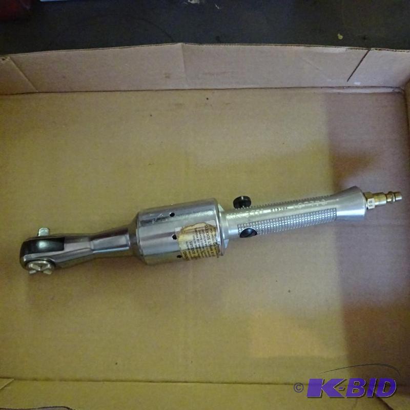lot 374 image: Snap On 38 Drive Ratchet...