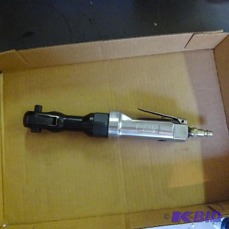 lot 377 image: 38 Drive Air Ratchet...